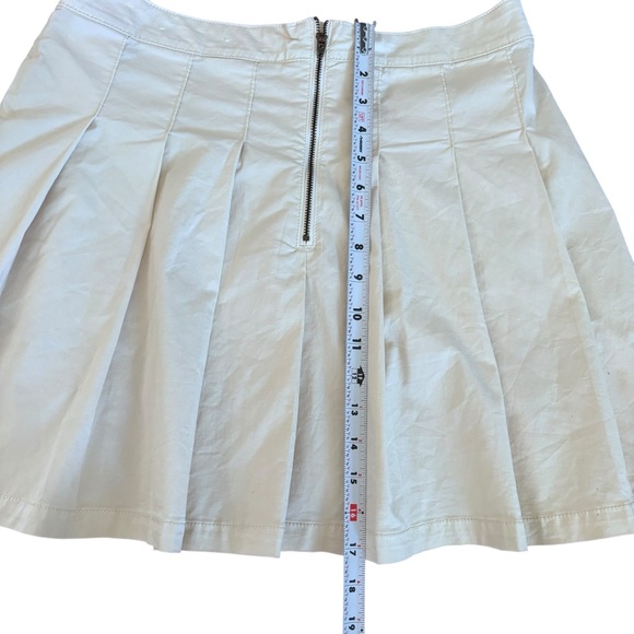 American Eagle Beige Front Pleated Mini Skirt Size 12 - Picture 10 of 12